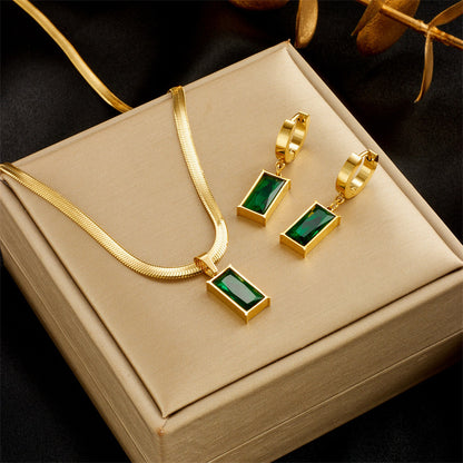 Style Unique Design Blade Chain Luxury Emerald Zircon Pendant Titanium Steel Necklace for Women